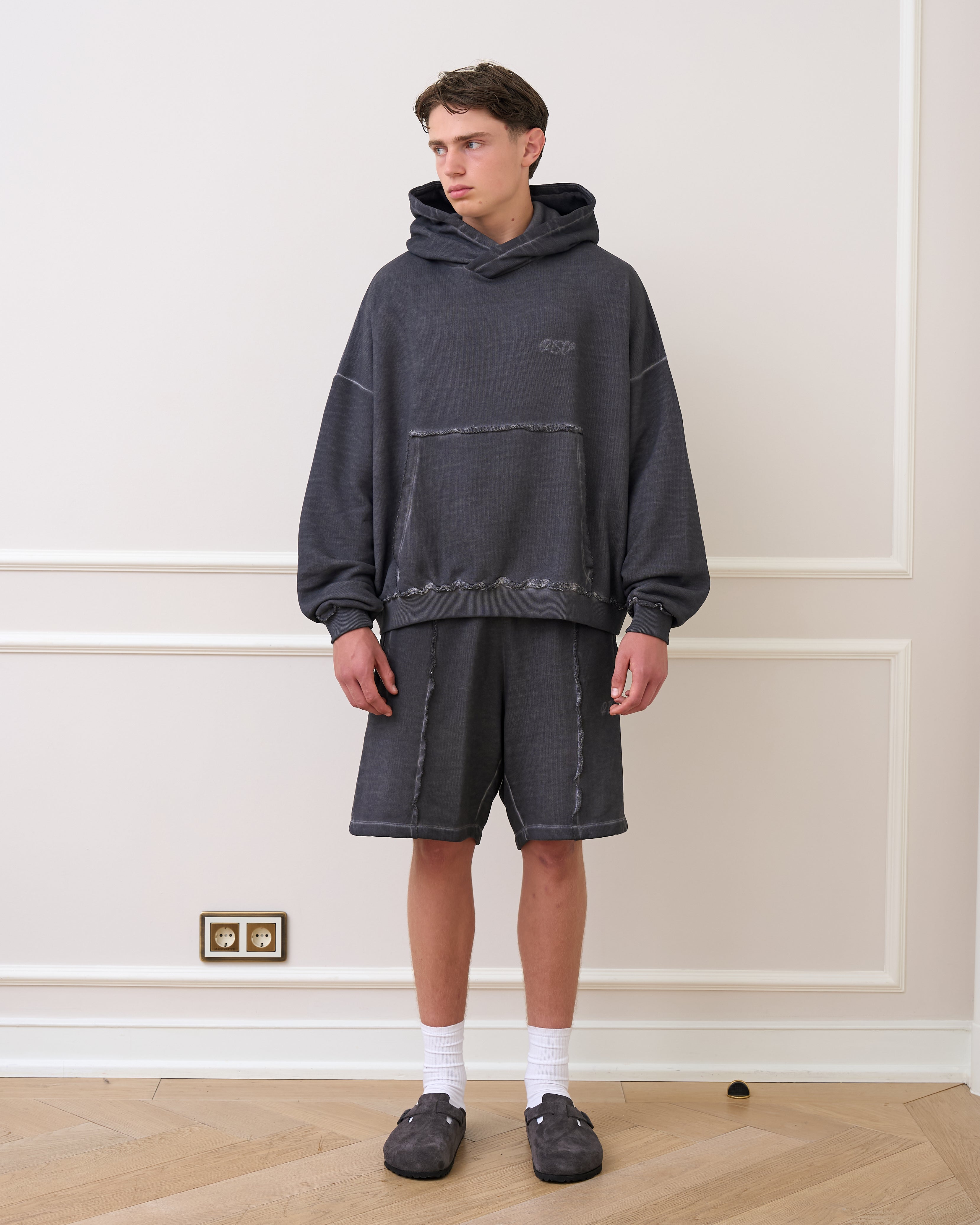 TAKE RISC‘s Hoodie