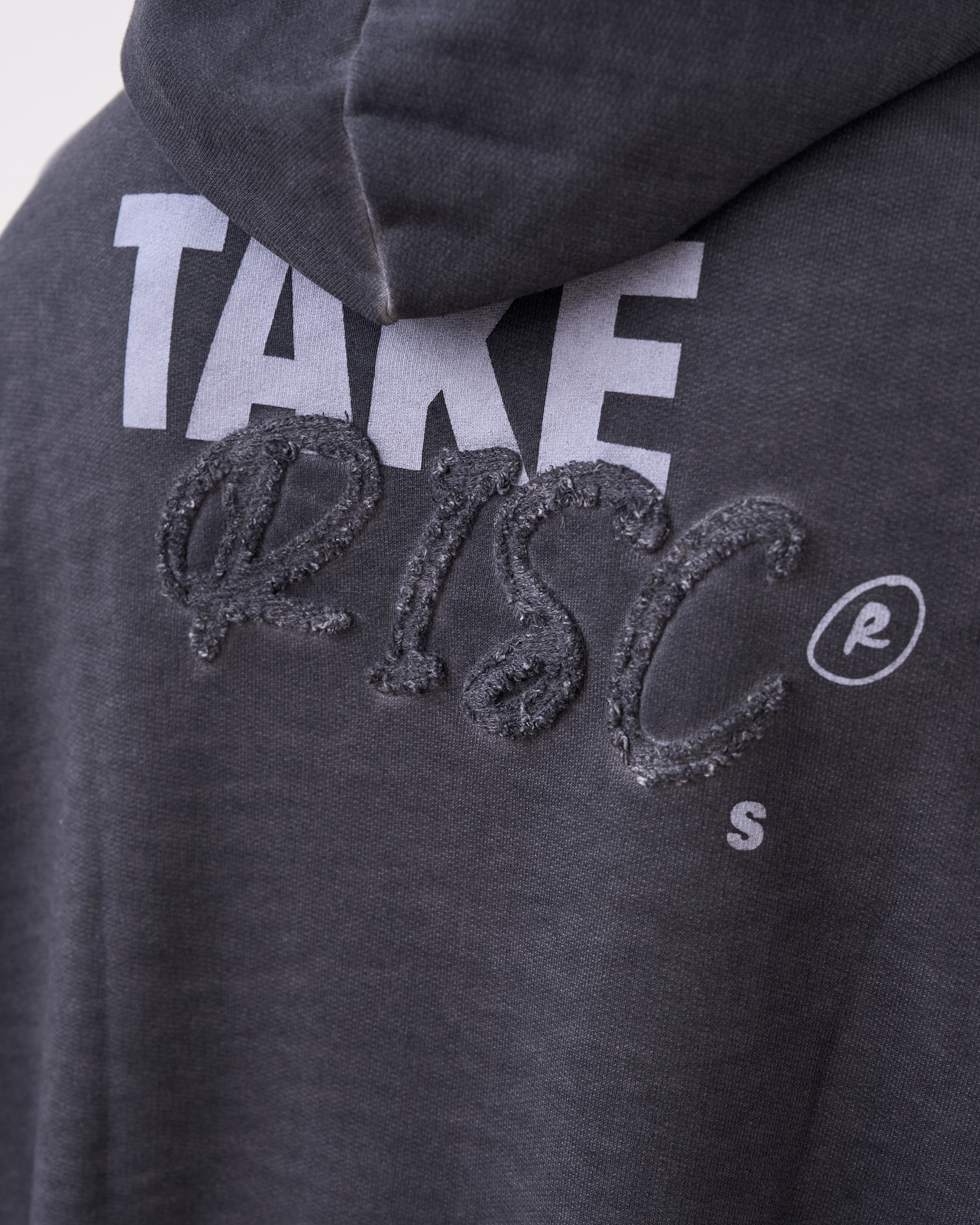 TAKE RISC‘s Hoodie