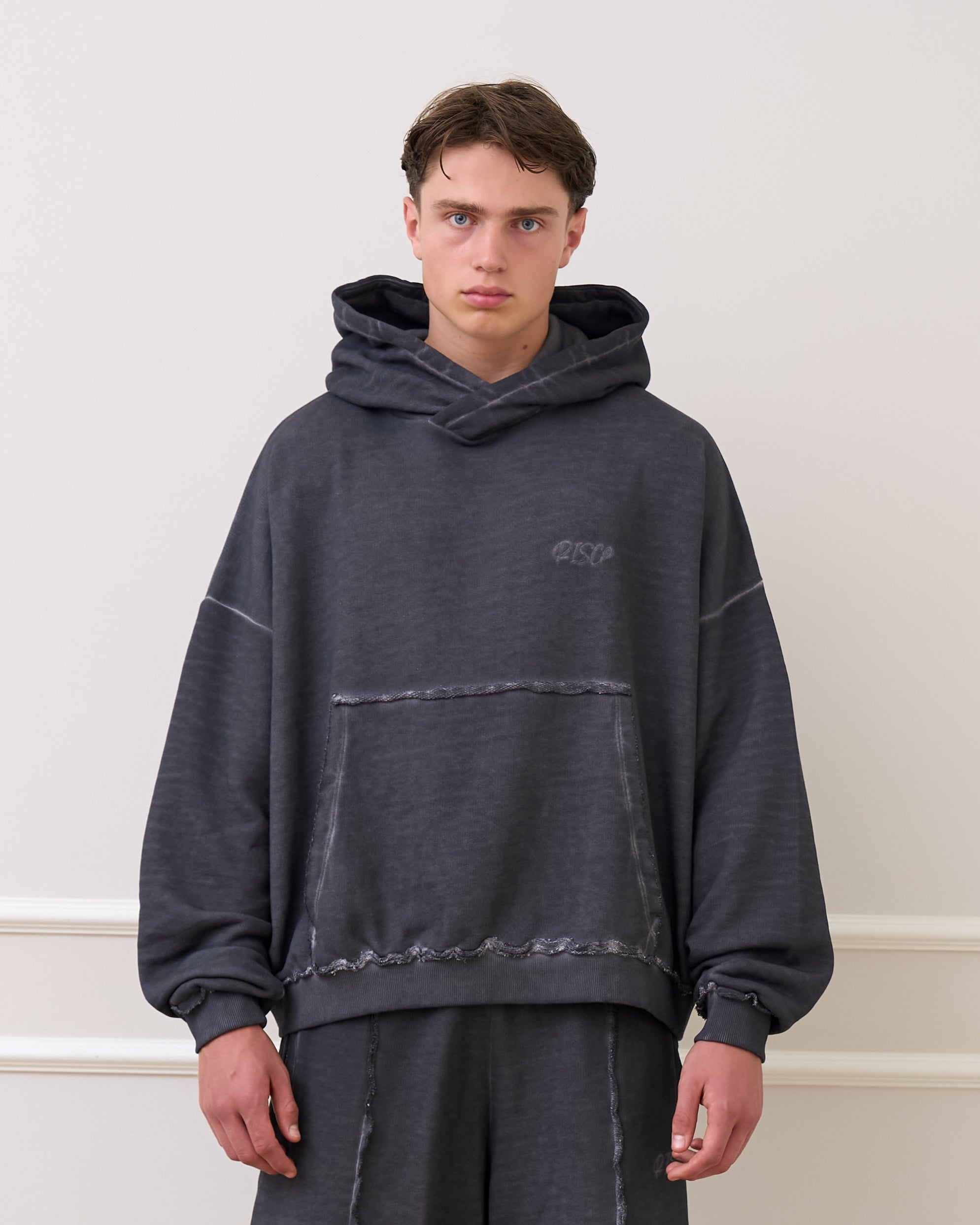 TAKE RISC‘s Hoodie