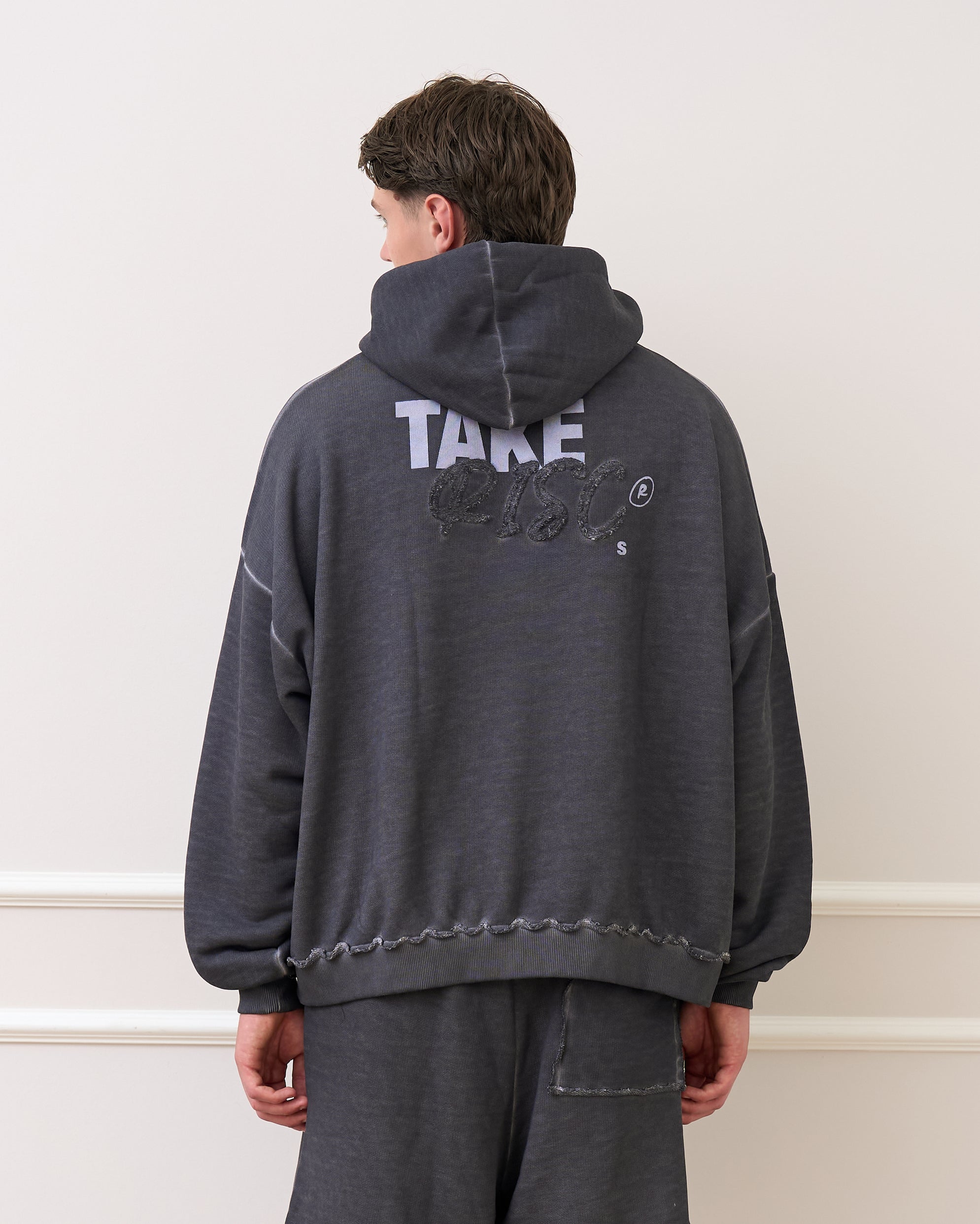 TAKE RISC‘s Hoodie